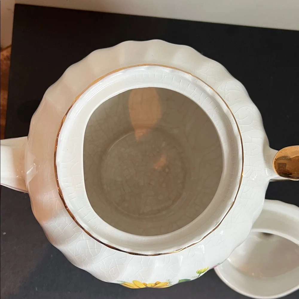 Ellgreave Genuine Heatmaster White  Floral Ceramic Teapot with Gold Trim